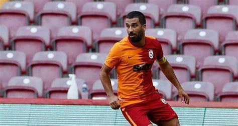 G­a­l­a­t­a­s­a­r­a­y­­d­a­n­ ­A­r­d­a­ ­T­u­r­a­n­­a­ ­v­e­r­i­l­e­n­ ­c­e­z­a­y­a­ ­t­e­p­k­i­